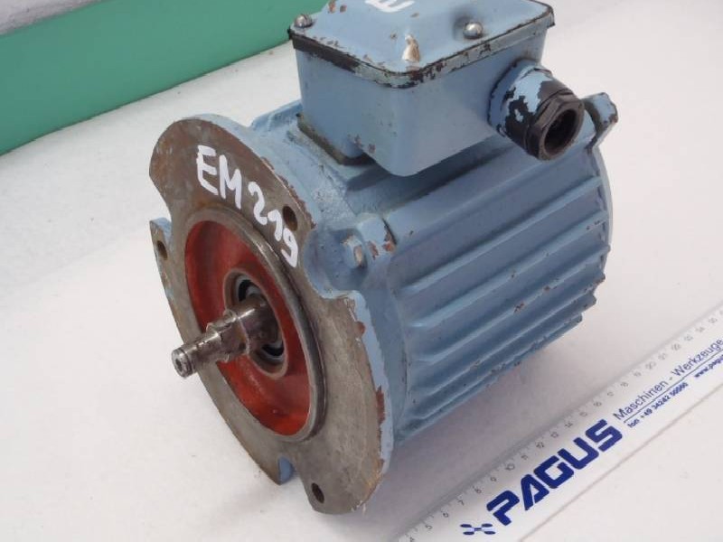 Drehstromservomotor BALKANCAR, ZAE KH 1306 - 5A ( KH1306-5A ) Wellendurchmesser: Ø 12 mm  Bilder auf Industry-Pilot